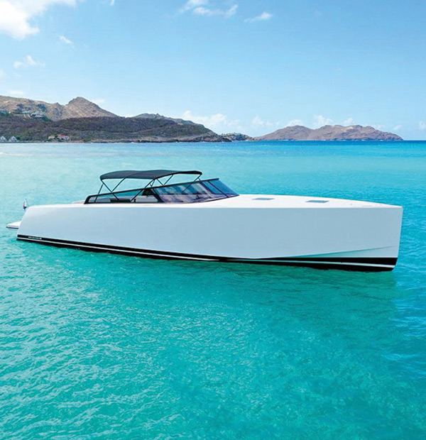 For an exceptional day on a luxury boat in Saint Martin