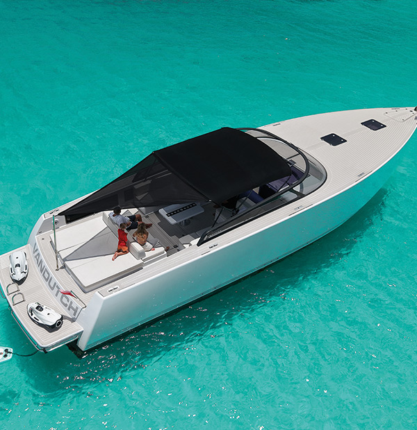 Enjoy a remarkable day aboard a luxury yacht in Saint Martin