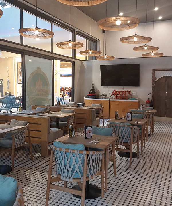 A welcoming place to enjoy hearty pizzas and cocktails in a cheerful atmosphere