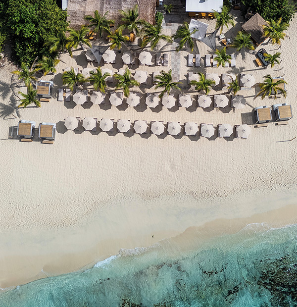 Come recharge at Kalatua, facing the island’s most beautiful beach